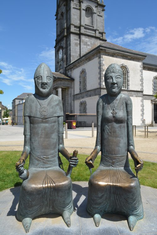 The sculpture of Strongbow (Earl of Pembroke) and Aoife (married in Christ Church Cathedral in August 1170), Waterford Ireland