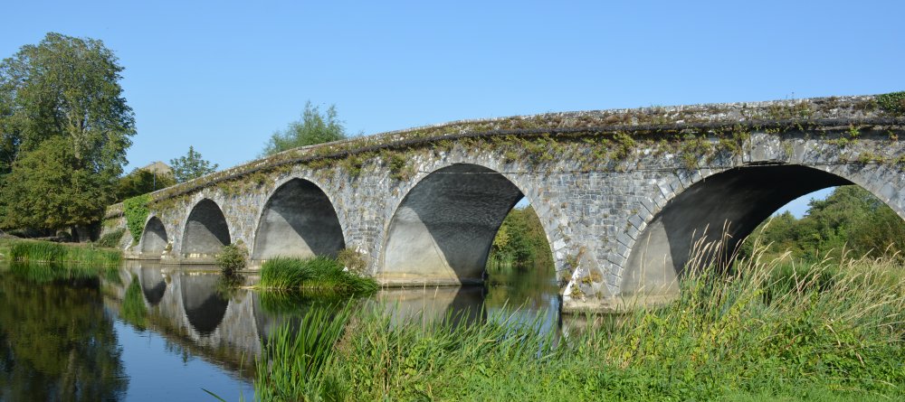 Road bridge start in Bennettsbridge River Nore walk from Bennettsbridge to Killkenny, Co. Kilkenny, Ireland