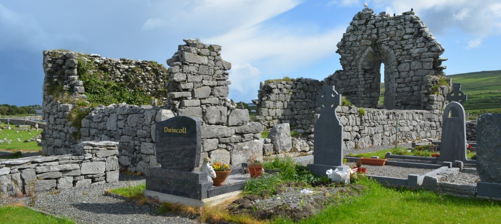ruined Killonaghan Church or Craggagh Church or Fanore Cemetery, an 11th-century ruined church in the west Burren, Co. Clare.  scenic drive R477 road from Doolin to Ballyvaughan via Fanore, The Burren, Murrooghtoohy, Co. Clare, Ireland
