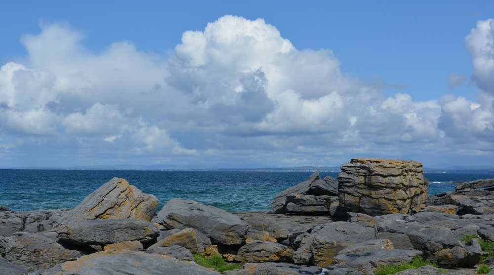  scenic drive R477 road from Doolin to Ballyvaughan via Fanore, The Burren, Murrooghtoohy, Co. Clare, Ireland