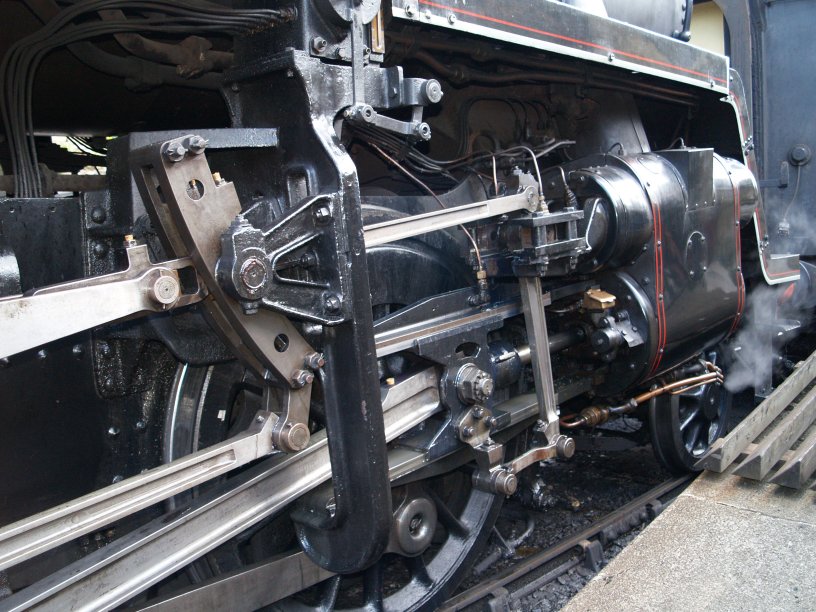 The valve gear and link motion of steam locomotive 76079