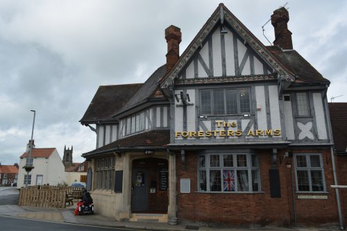 Foresters Arms (once known as the Cock & Bottle), Beckside, Beverley, the site as a pub dates from ~1784, but was rebuilt ~1900 in a mock Tudor style Beverley Beck walk Canal Cut